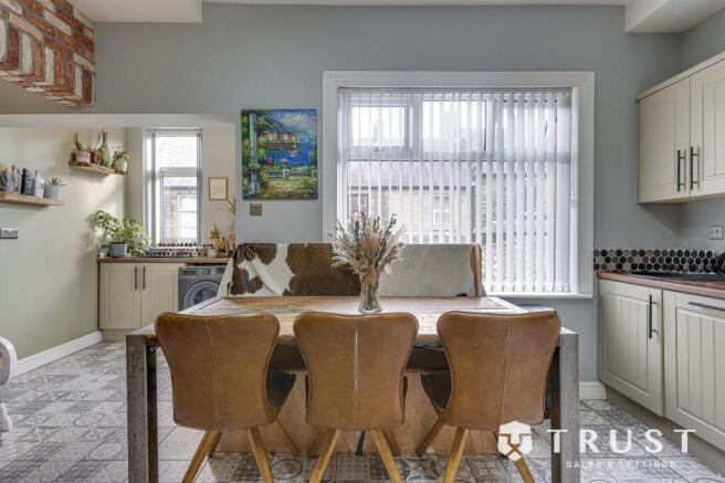 3 bed Semi-Detached for sale Image 8