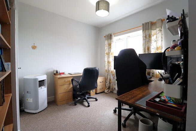 3 bed Semi-Detached for sale Image 10