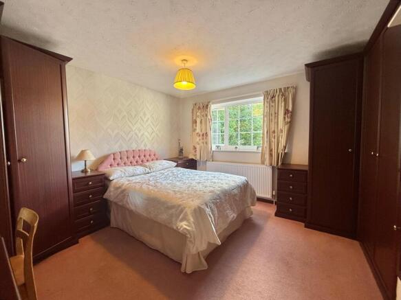 4 bed Detached for sale Image 12