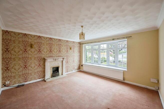 5 bed Detached for sale Image 9