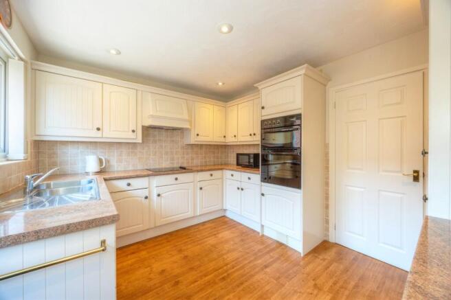 3 bed Detached Bungalow for sale Image 12