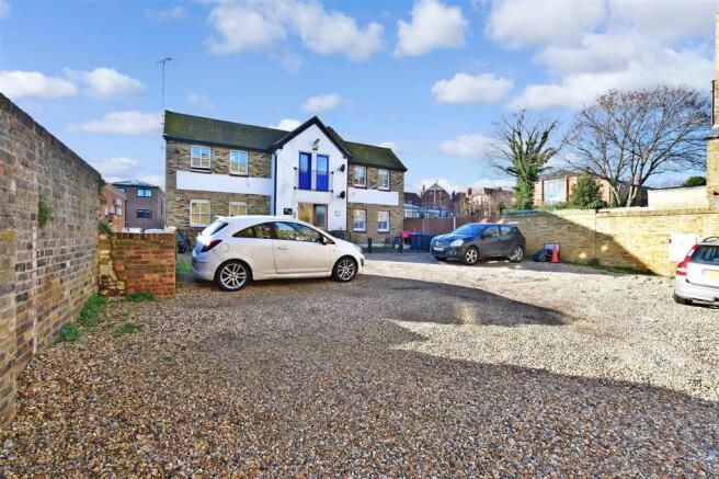 Driveway/Parking