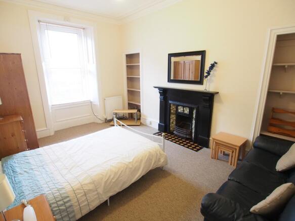 Lounge/Bedroom