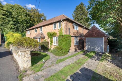 Whitfield Close, Haslemere, Surrey, GU27