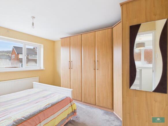 3 bed Semi-Detached for sale Image 8