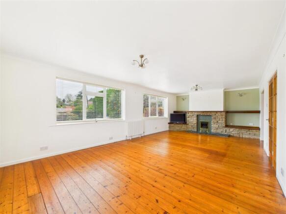 3 bed Detached for sale Image 6