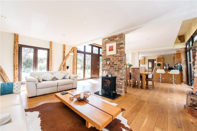 Sitting/Dining Rooms