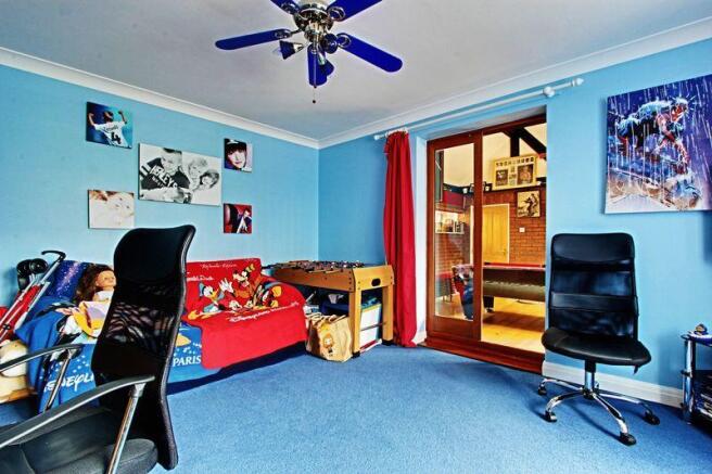 Photo 8