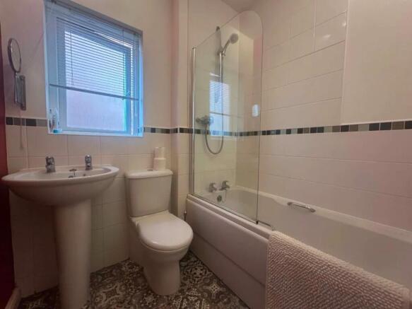 2 bed Semi-Detached for sale Image 9