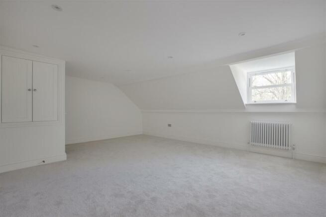 Flat 8, Burleighfield House, HP10 9RF-8.jpg