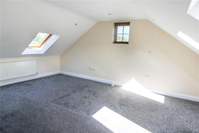 3 bed Apartment for sale Image 4