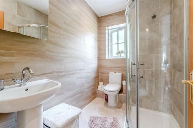 5 bed Detached for sale Image 8