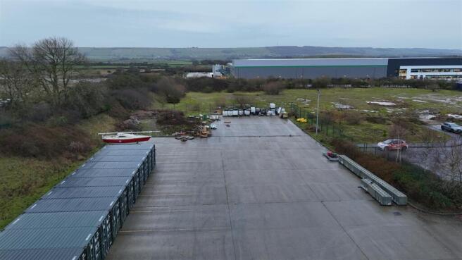 dji_fly_20251216_093502_0234_1765877296201_photo.j