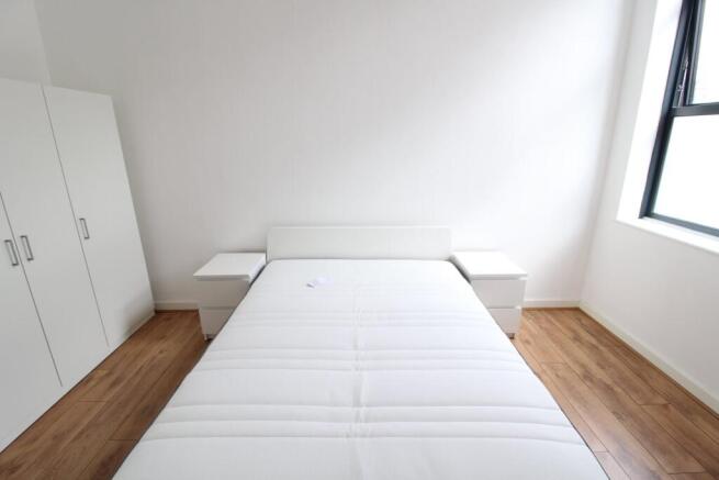2 bed Apartment to rent Image 8