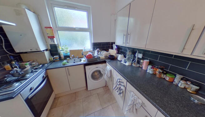 6 bed House Share to rent Image 4