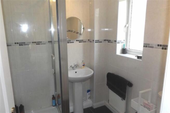 ENSUITE SHOWER ROOM