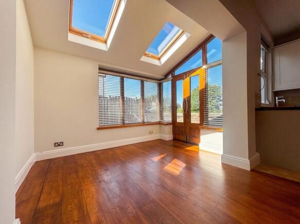 3 bed End of Terrace to rent Image 9