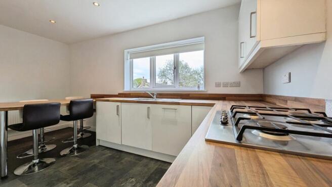 2 bed Flat for sale Image 7