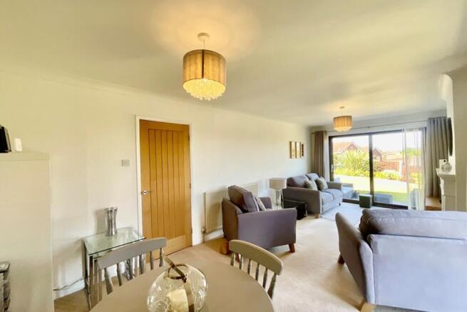 3 bed Bungalow for sale Image 5