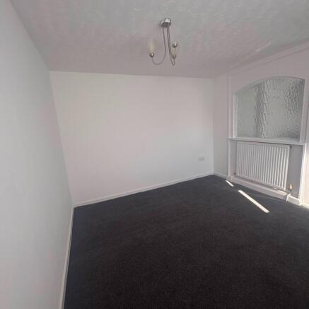 3 bed Terraced to rent Image 6