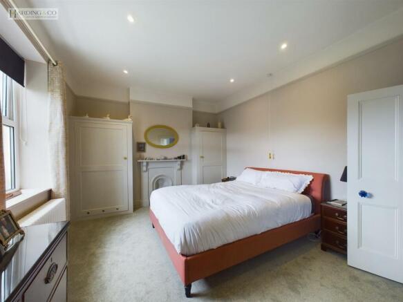 Bedroom 1.jpg