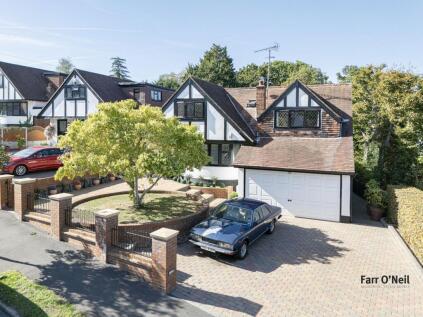 Stradbroke Grove, Buckhurst Hill, IG9