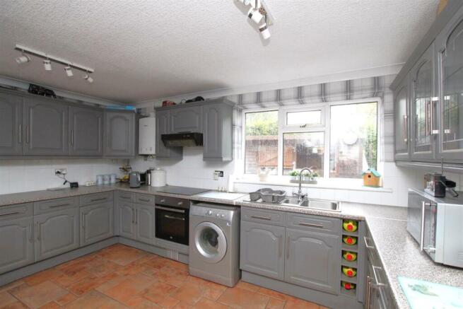 Kitchen - b.JPG