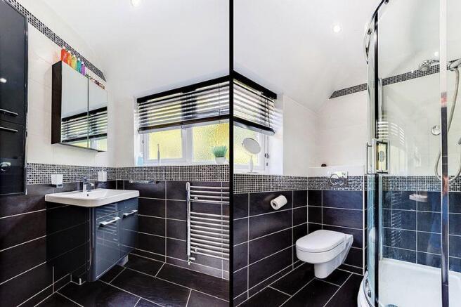 EN SUITE