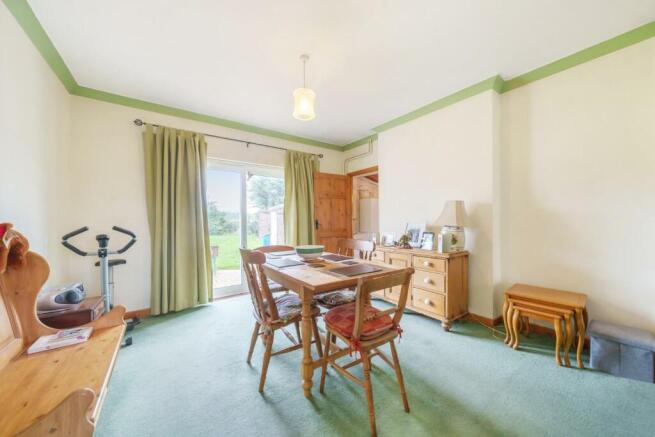 DINING ROOM.jpg