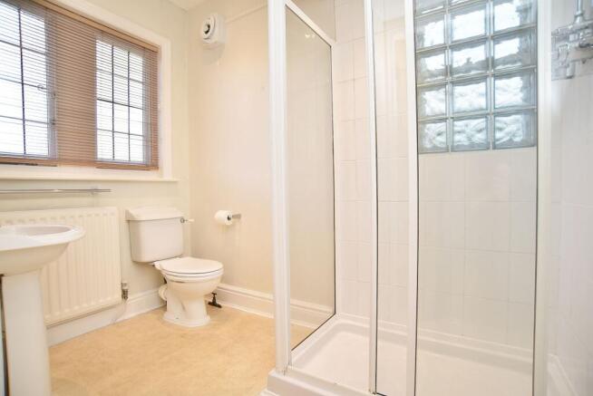 3 bed Flat for sale Image 8