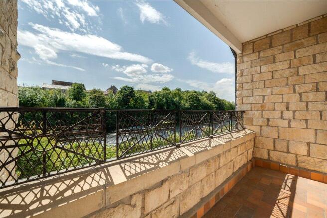 2 bed Apartment for sale Image 6
