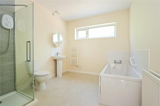 En-Suite Bathroom