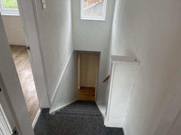 2 bed Terraced to rent Image 9