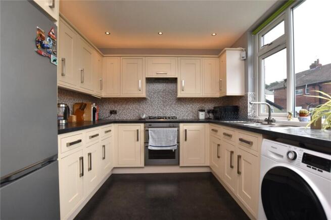 3 bed Semi-Detached for sale Image 10