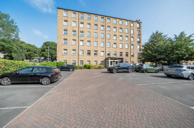 2 bed Flat for sale Image 10