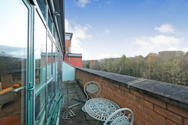 3 bed Penthouse for sale Image 11