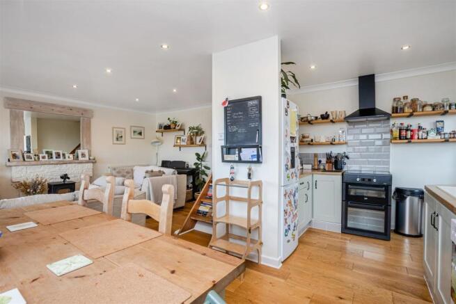 A10 - 37 Ocean View Drive, Brixham - 230105.jpg