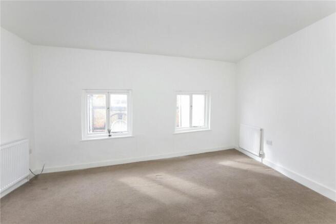 3 bed Maisonette to rent Image 6