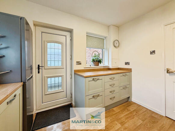 Carisbrook Road , Carlton In Lindrick , Worksop photo 4