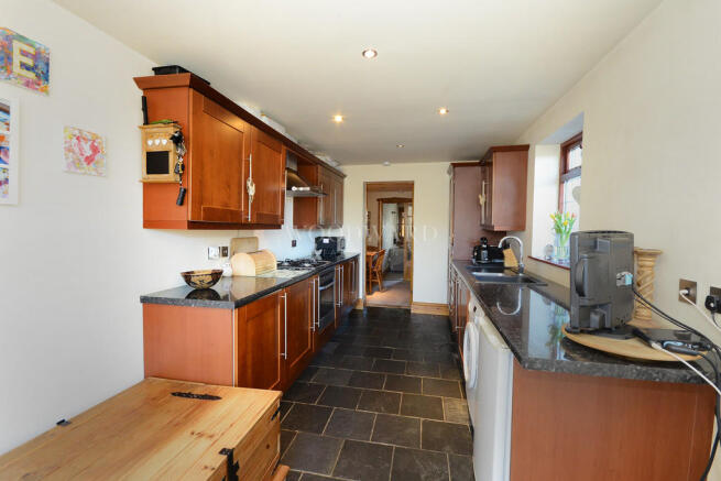 Kitchen/Breakfast...