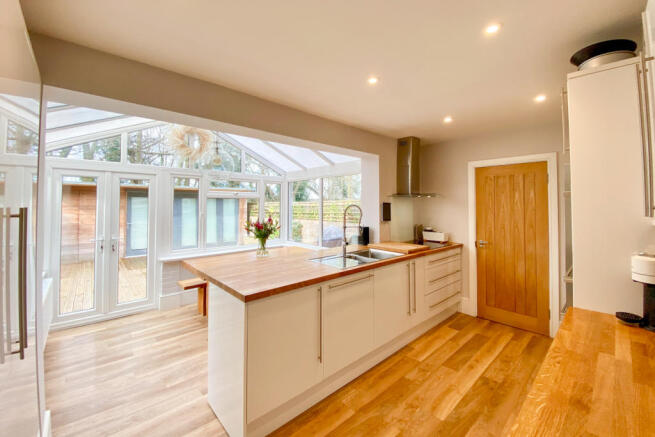 Kitchen dining