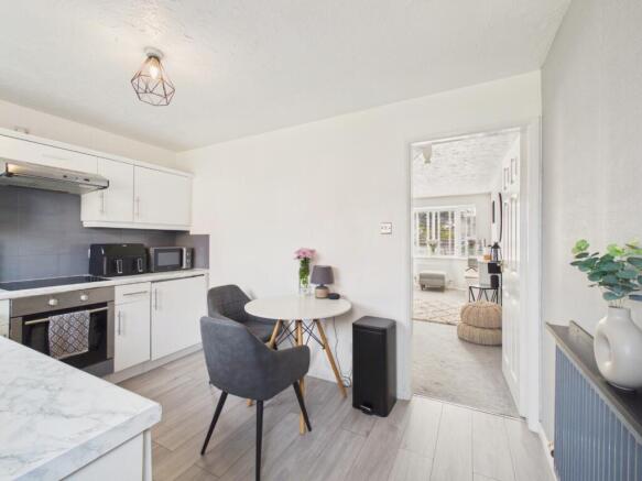 3 bed Semi-Detached for sale Image 8