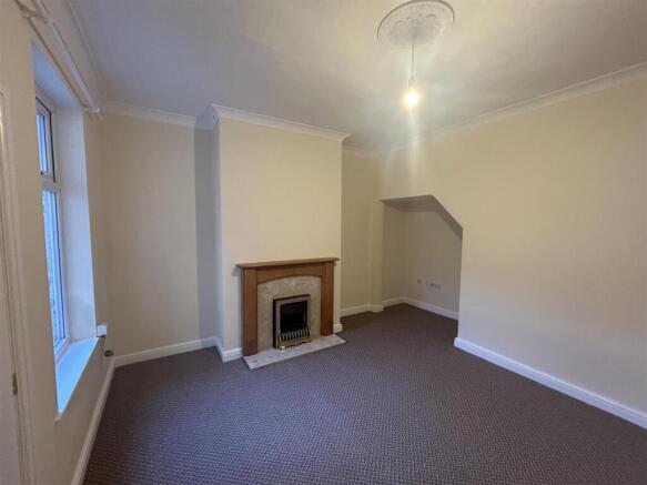 3 bed Terraced to rent Image 6