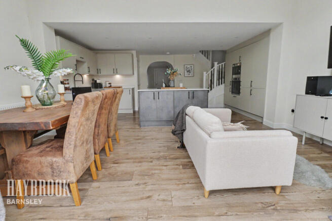 3 bed Semi-Detached for sale Image 9