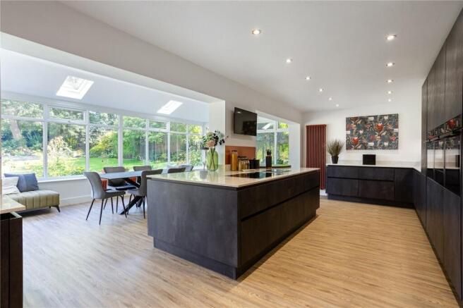 Kitchen/ Dining Room