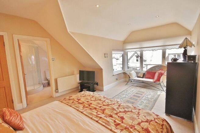 Bedroom 5 (2)