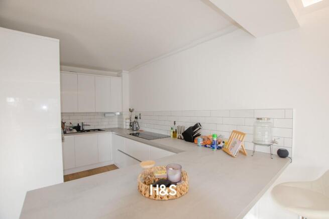 619 Sandon - Kitchen.jpg