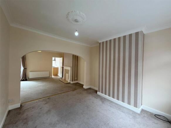 3 bed Terraced to rent Image 4