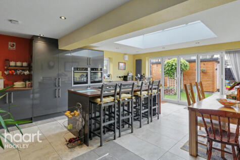 Nutcombe Crescent, Rochford