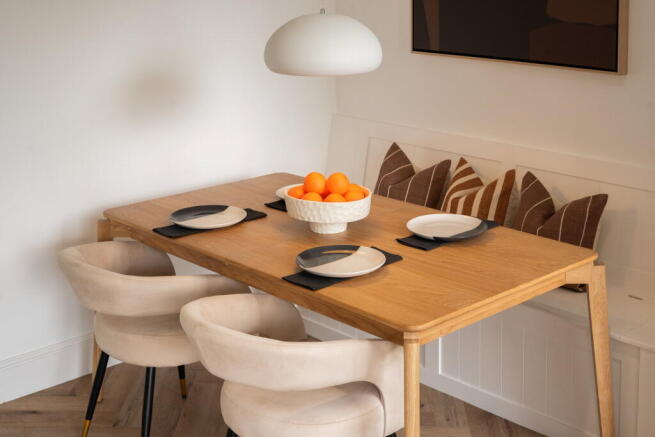4 bed Semi-Detached for sale Image 12